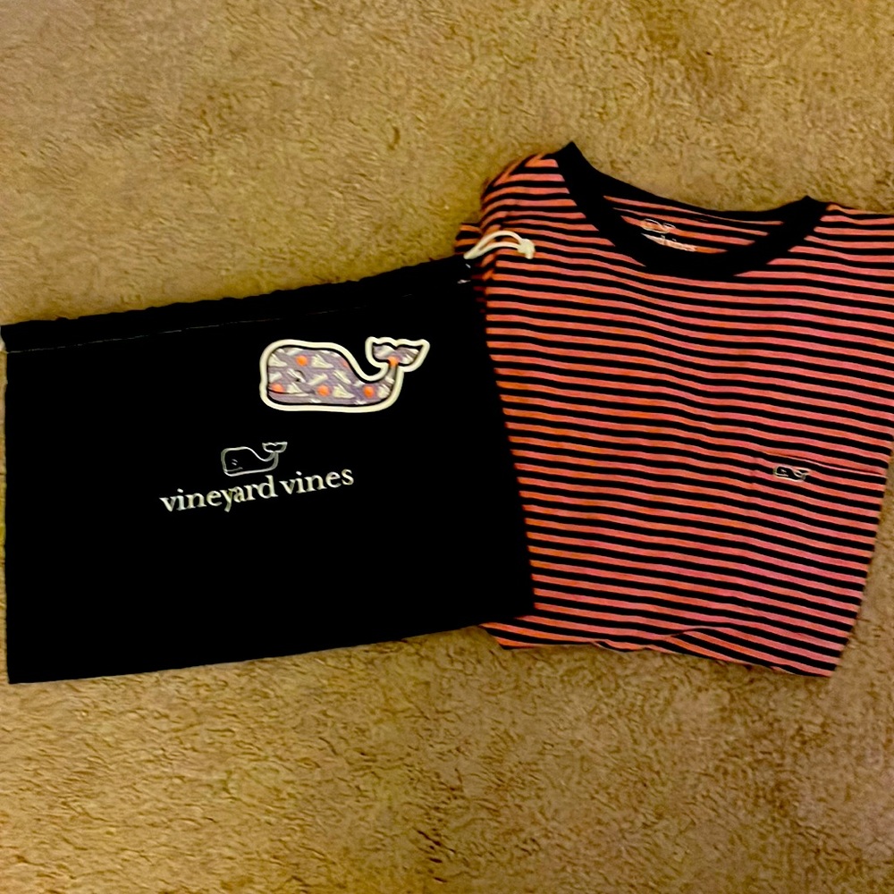 VV mens pocket tea, crewneck T-shirt, pink and navy
